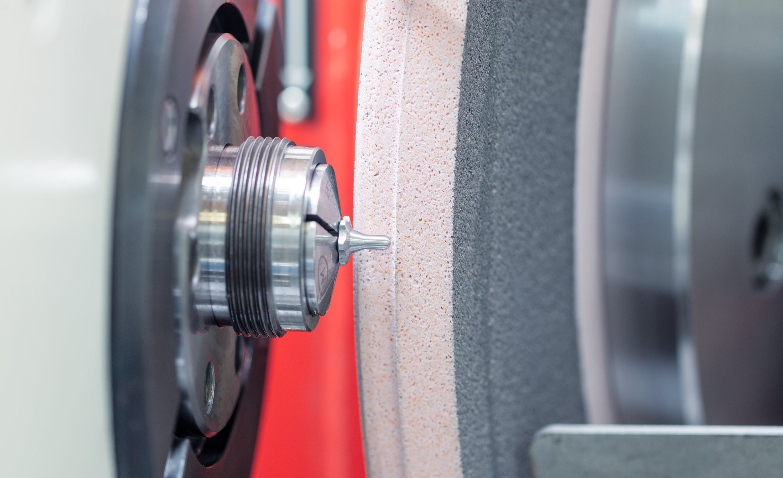 Schleifen - Durchgangsschleifen, Einstechschleifen, Schleifen zwischen Spitzen, Honen, Gleitschleifen