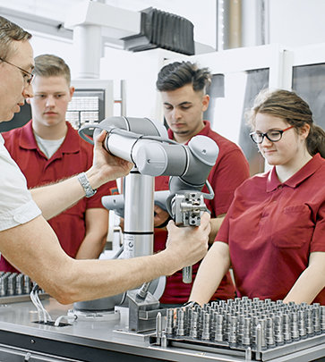 ZERSPANUNGSMECHANIKER SCHLEIFTECHNIK